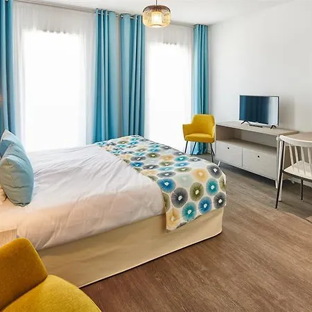 דירה 2-room Flat In The Les Coteaux De With Balcony ז'ונזאק
