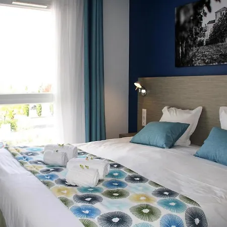2-room Flat In The Les Coteaux De With Balcony