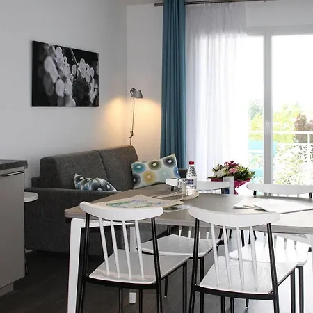 דירה 2-room Flat In The Les Coteaux De With Balcony