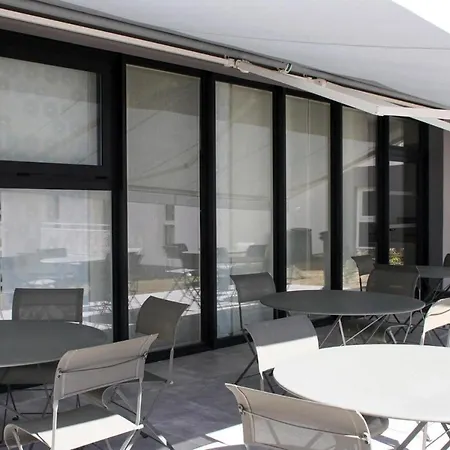 דירה 2-room Flat In The Les Coteaux De With Balcony